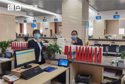 淄博高新區(qū)行政審批服務局:為30家招商引資合伙企業(yè)容缺辦理,一次辦當場領取營業(yè)執(zhí)照